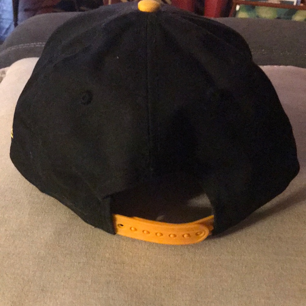 PIRATES SNAPBACK - Picture 3 of 4
